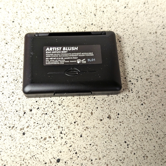 MAKE UP FOR EVER Artist Longwear Skin-fusing Powder Blush - Picture 3 of 3